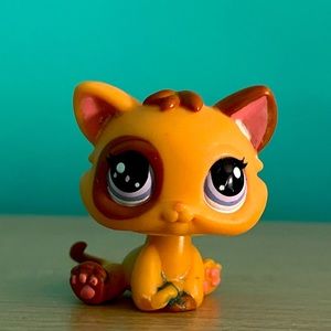 Littlest pet shop kitten
